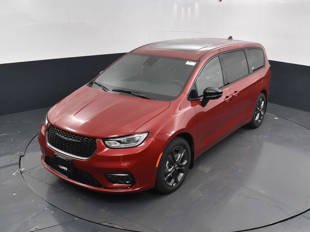 New 2026 Chrysler Pacifica Select FWD image 32