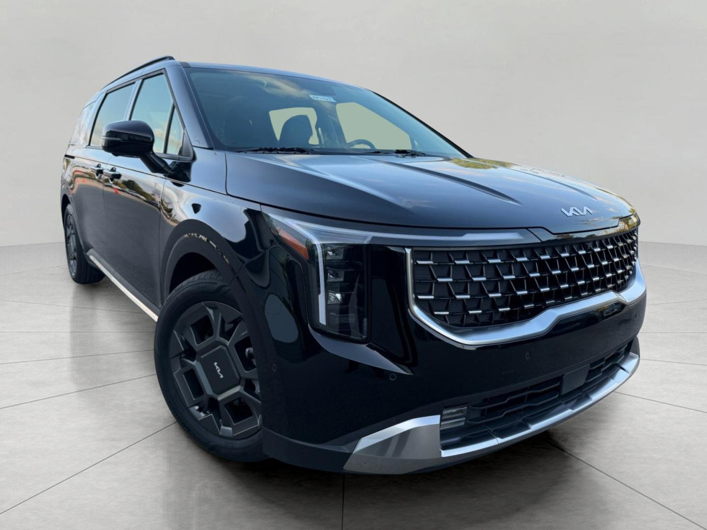 Used 2025 Kia Carnival SX