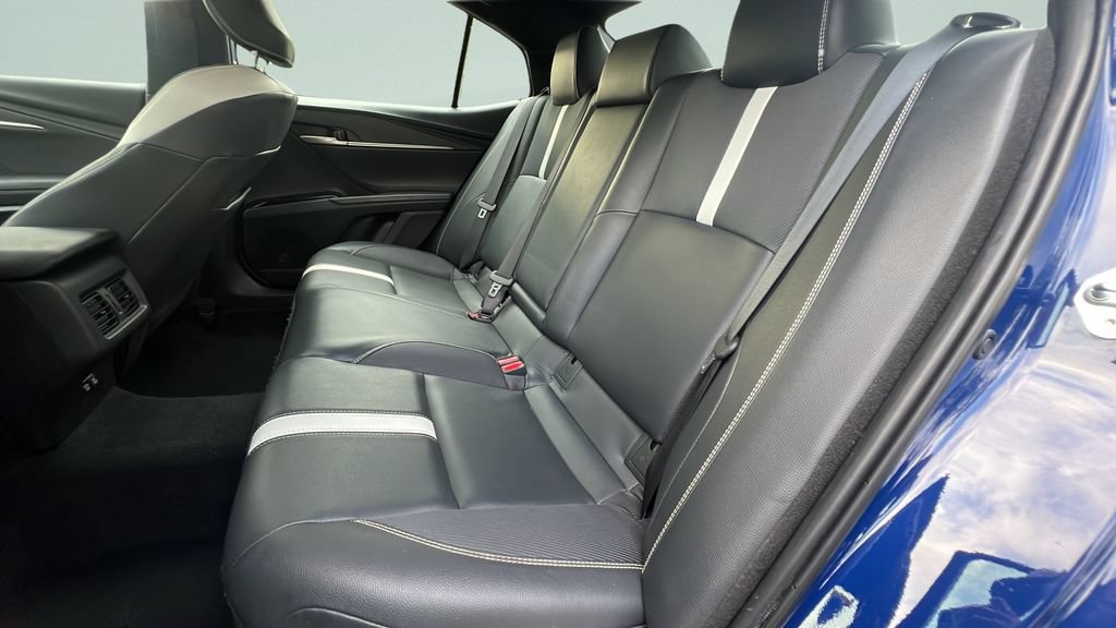 Used 2025 Toyota Camry SE FWD image 9
