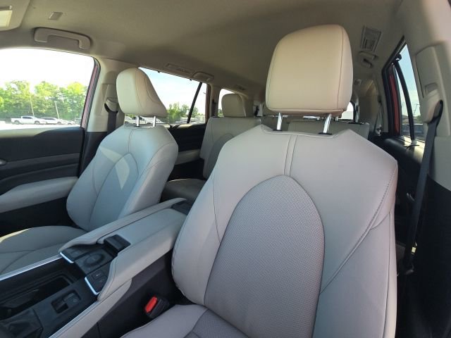 Used 2025 Toyota Grand Highlander FWD image 25