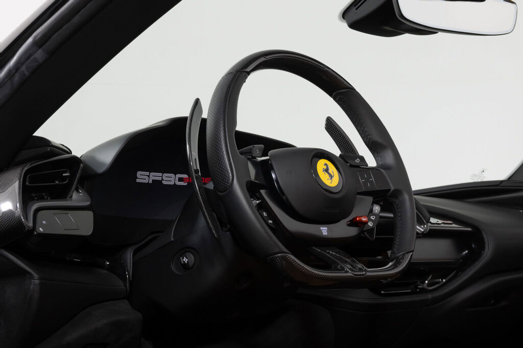 Used 2023 Ferrari SF90 Spider image 29