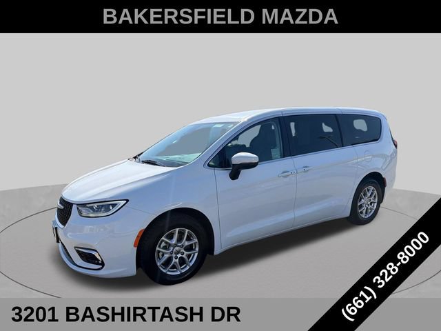 Used 2023 Chrysler Pacifica Touring-L FWD 360° Tour