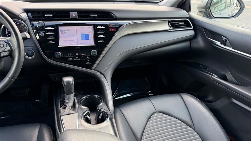 Used 2020 Toyota Camry SE w/ Convenience Package FWD image 19