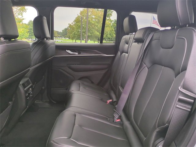 New 2025 Jeep Grand Cherokee Limited w/ Trailer Tow Package image 14