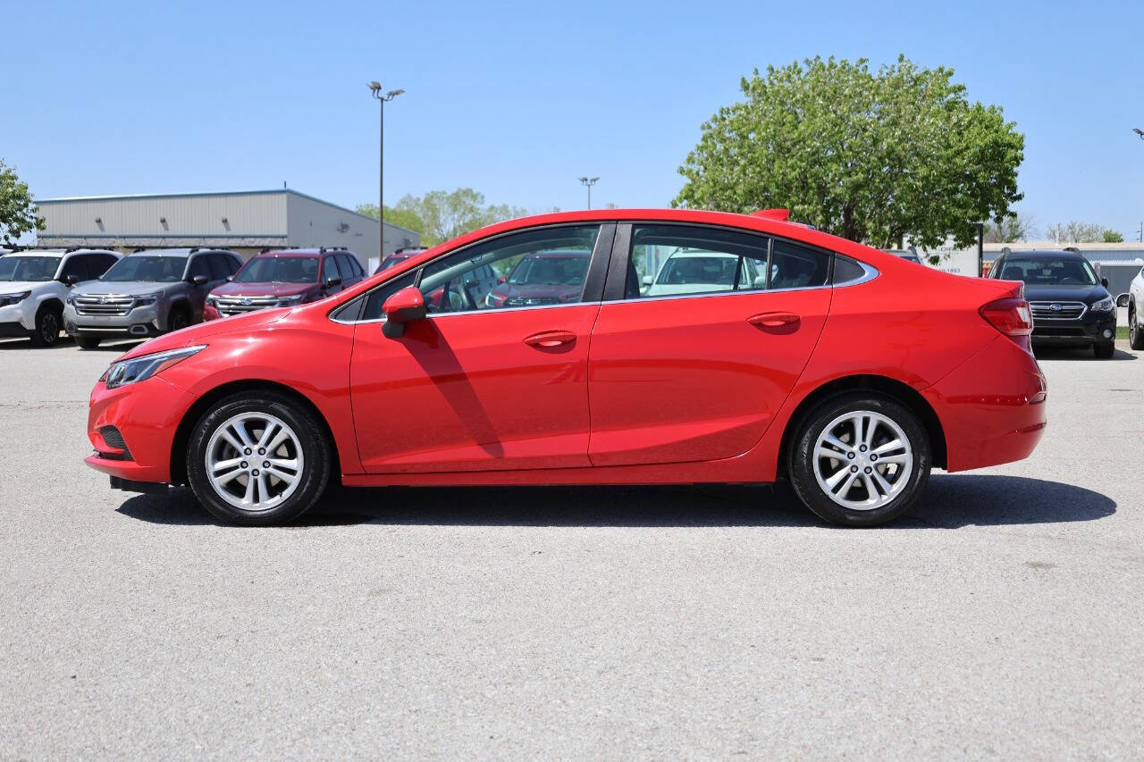 Used 2017 Chevrolet Cruze LT FWD image 8
