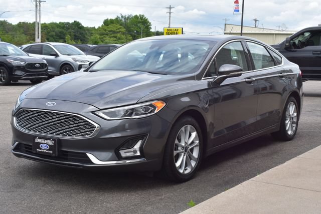 Used 2019 Ford Fusion Energi Titanium FWD image 18