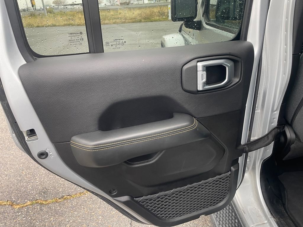 Used 2024 Jeep Wrangler Sahara image 19