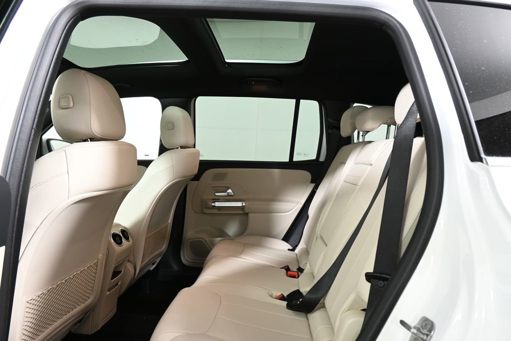 Certified 2026 Mercedes-Benz GLB 250 4MATIC image 32