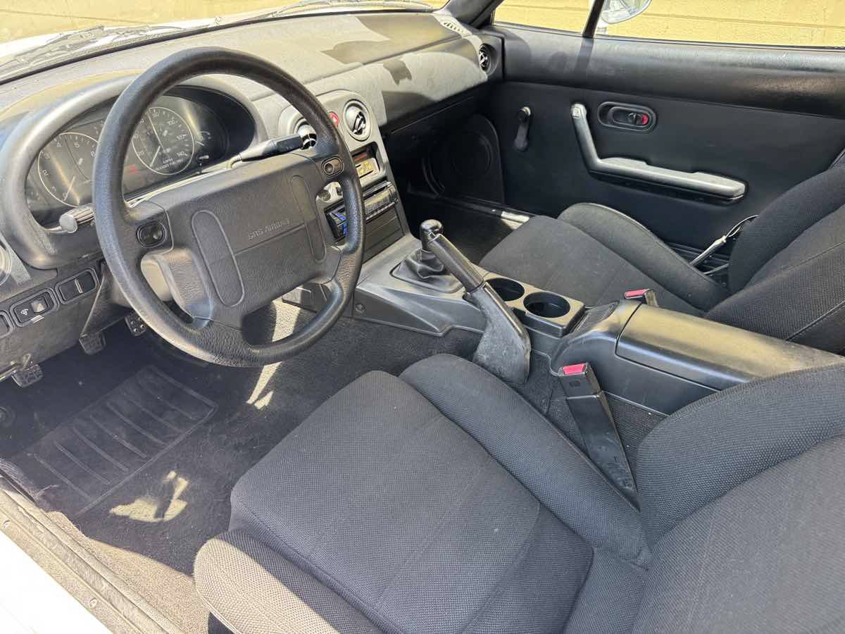 Used 1993 MAZDA MX-5 Miata RWD image 12