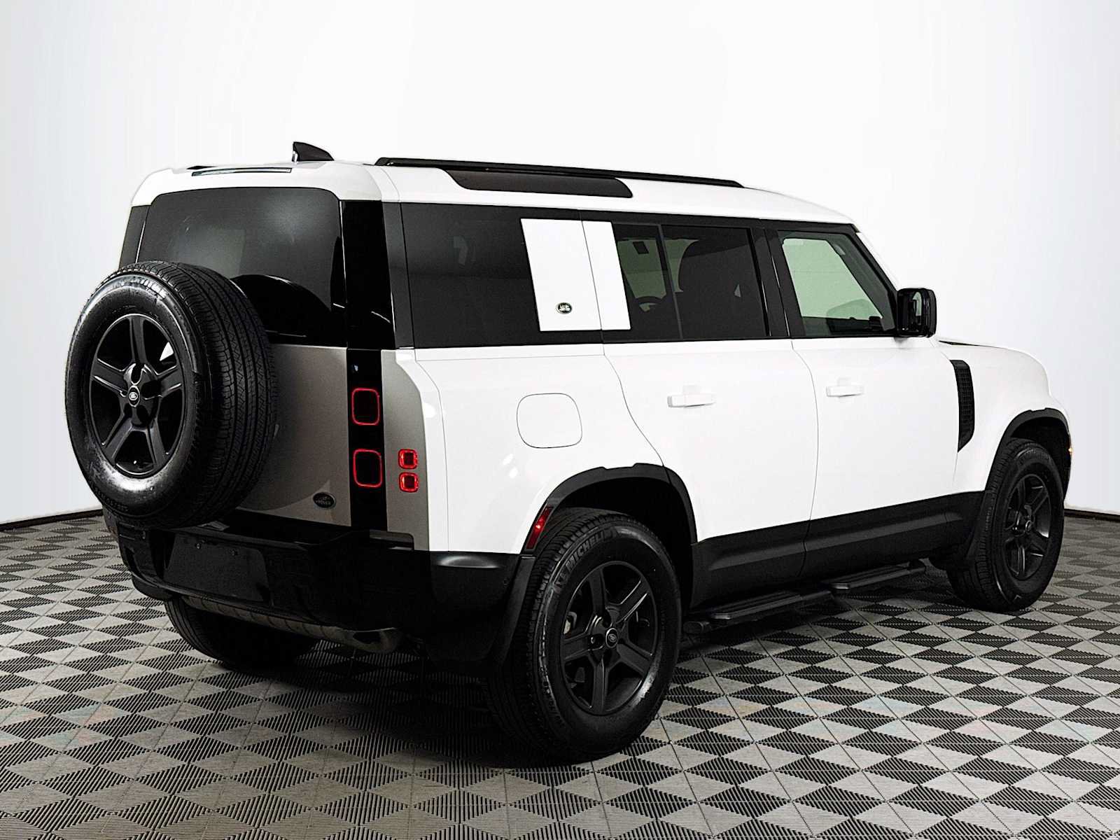 Used 2022 Land Rover Defender 110 AWD/4WD image 5