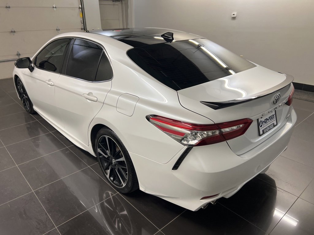 Used 2019 Toyota Camry XSE image 4