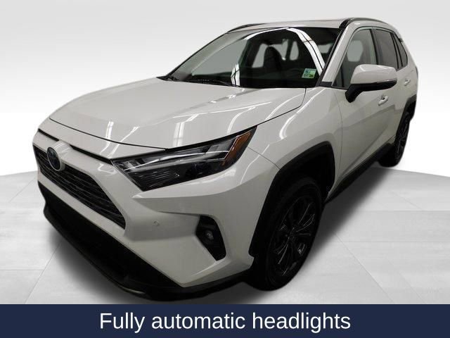 Used 2022 Toyota RAV4 Limited image 17