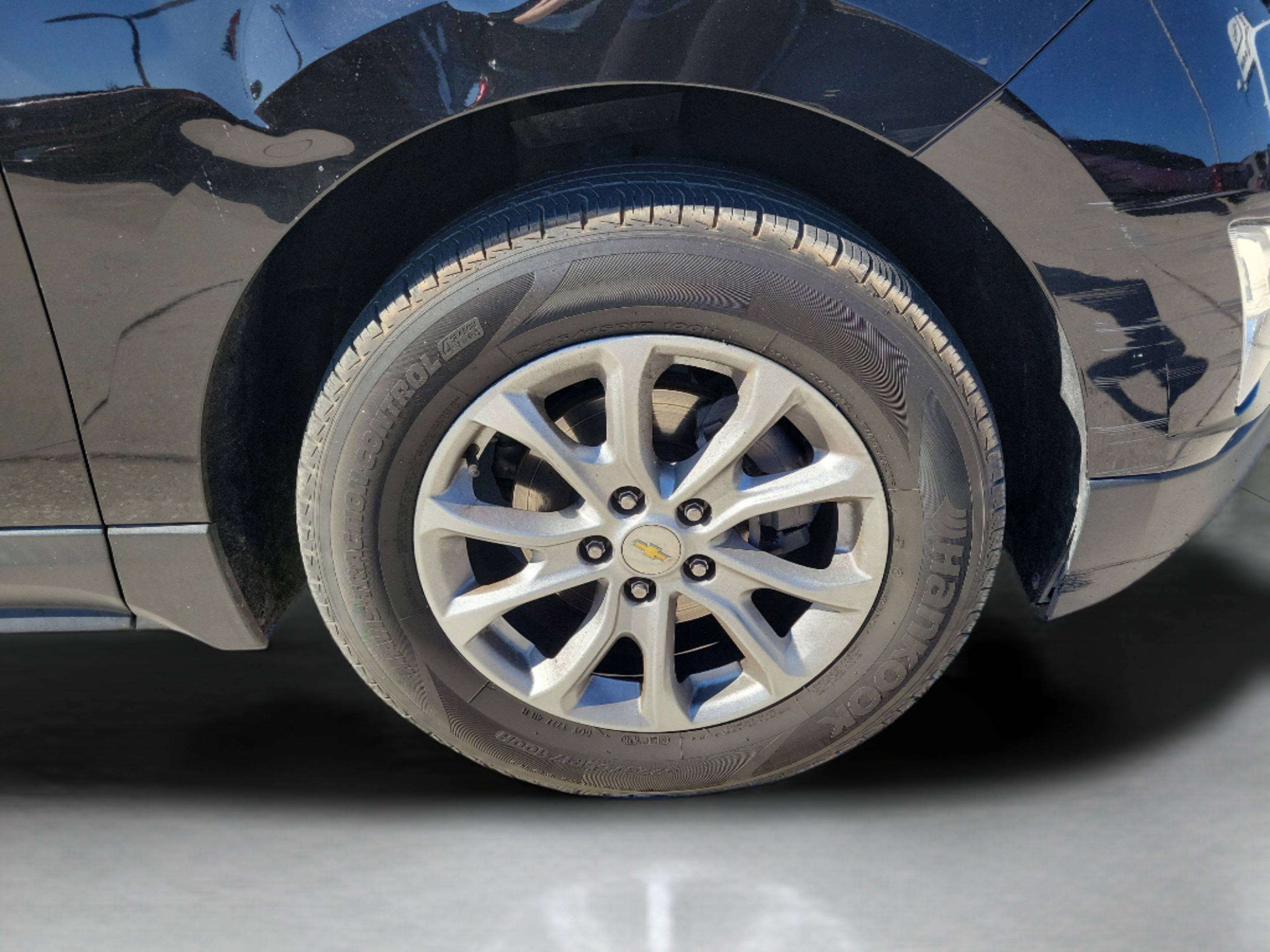 Used 2019 Chevrolet Equinox LS FWD image 28