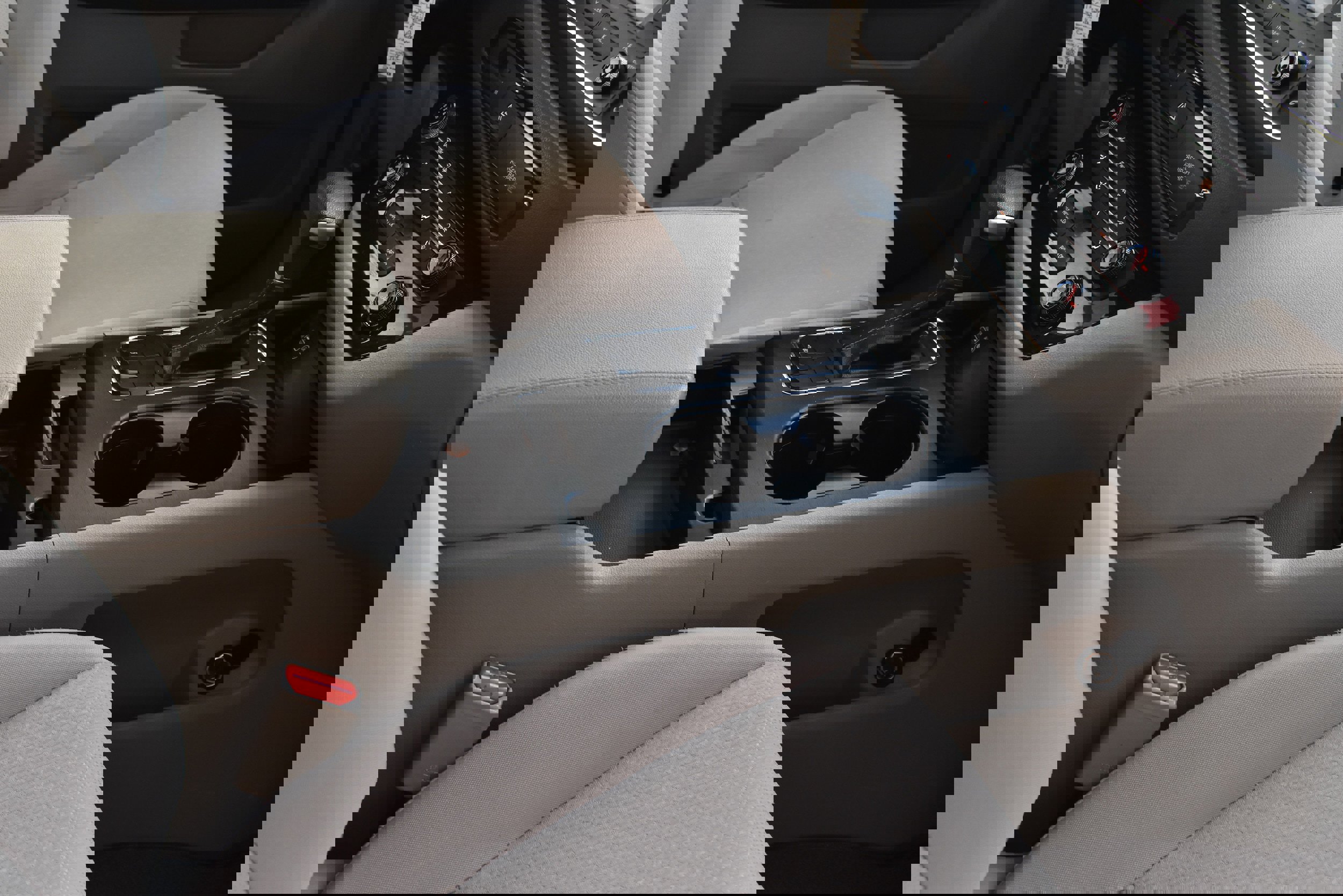 Used 2018 Kia Sedona L image 31