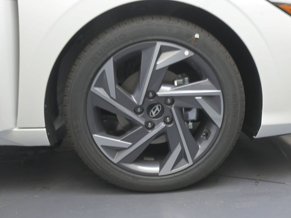 Certified 2025 Hyundai Elantra Sport FWD image 10