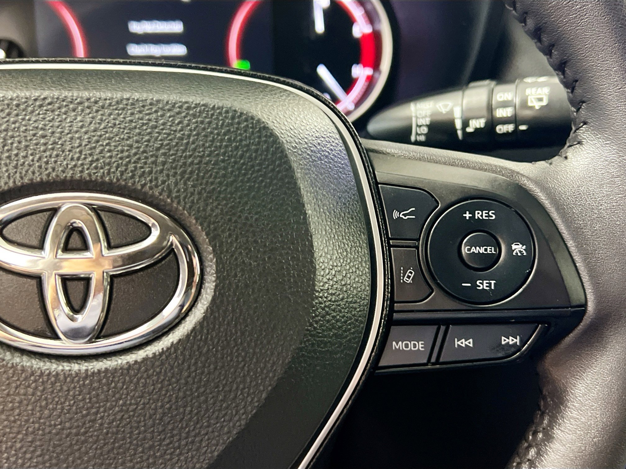 Used 2025 Toyota RAV4 XLE Premium image 19