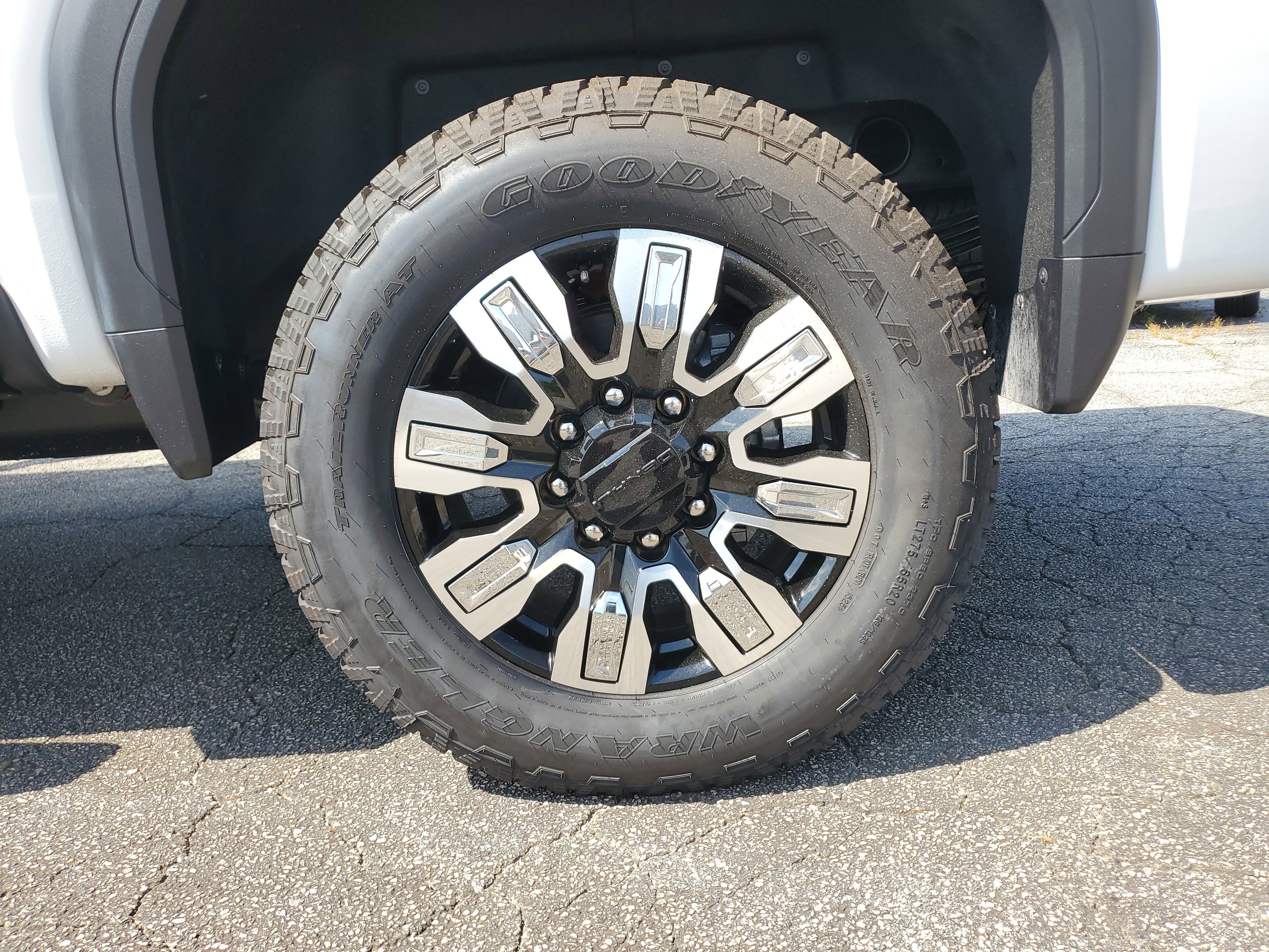 New 2025 GMC Sierra 2500 Denali image 9