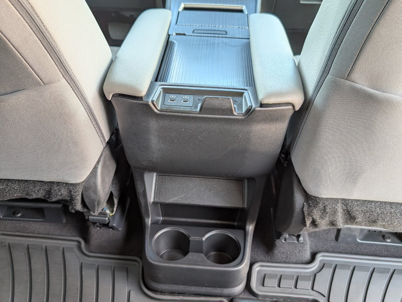 Used 2025 Toyota Sienna LE FWD image 8