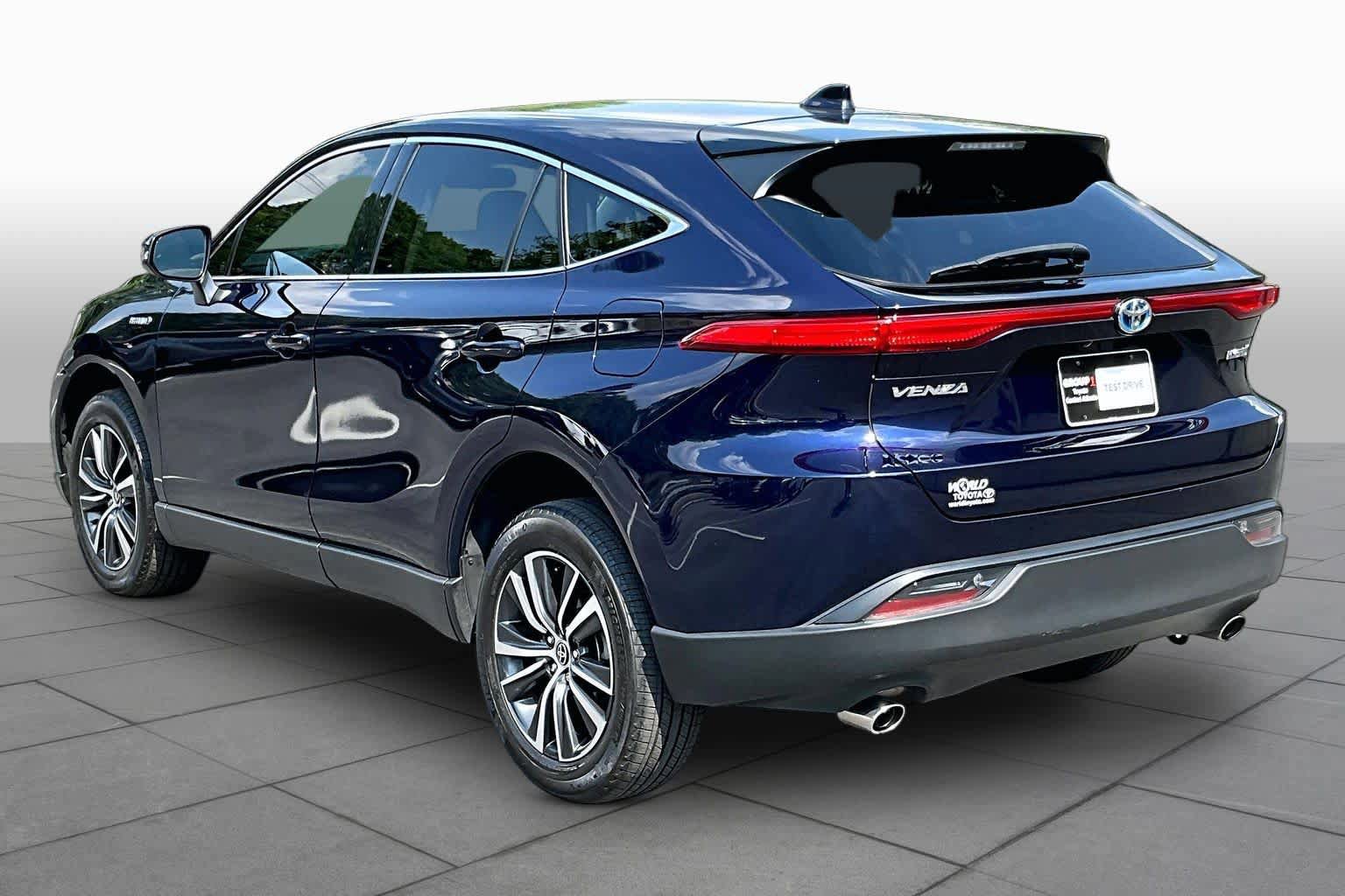 Certified 2021 Toyota Venza LE AWD/4WD image 12