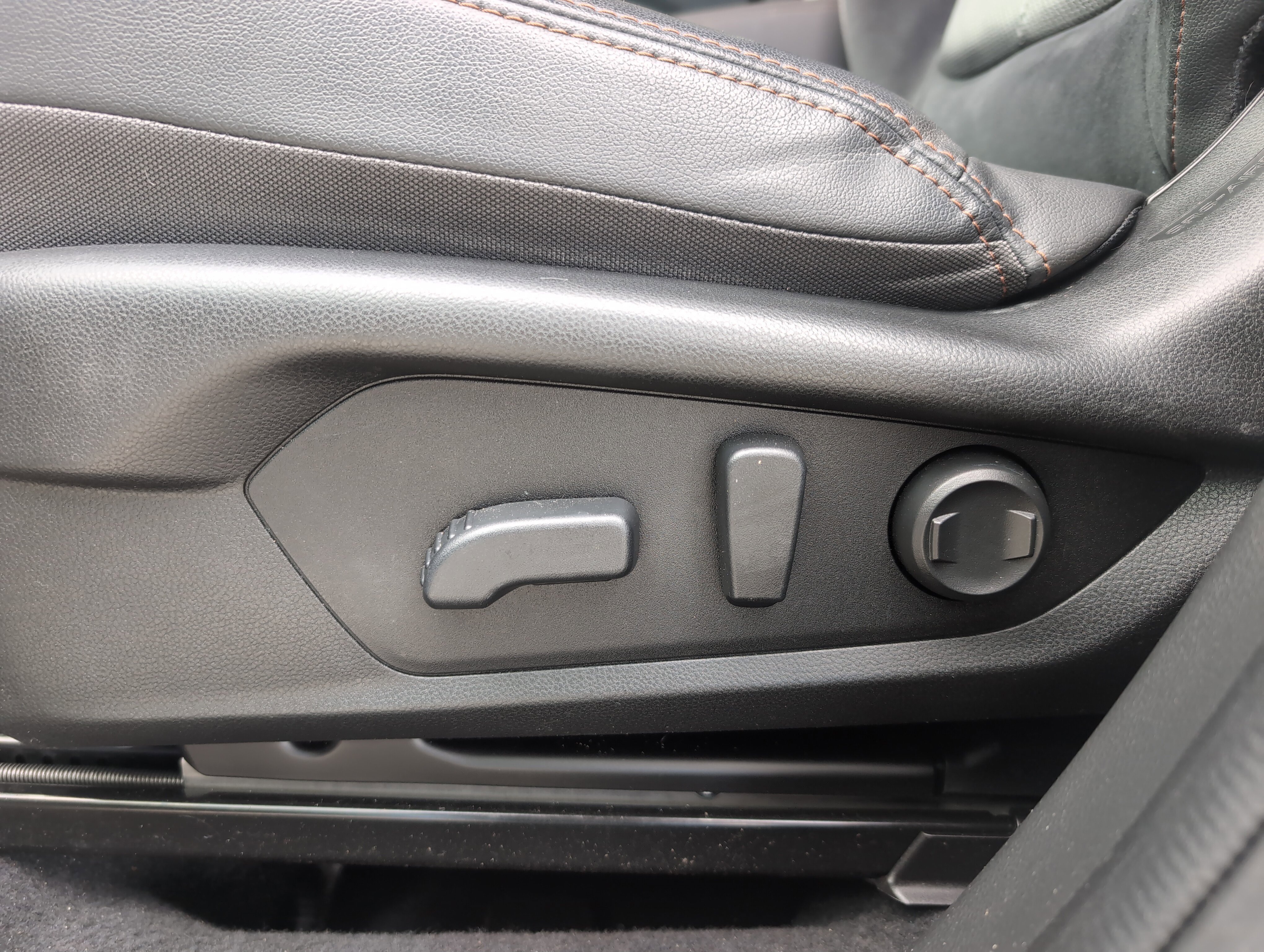 Used 2025 Subaru Forester Touring AWD/4WD image 17