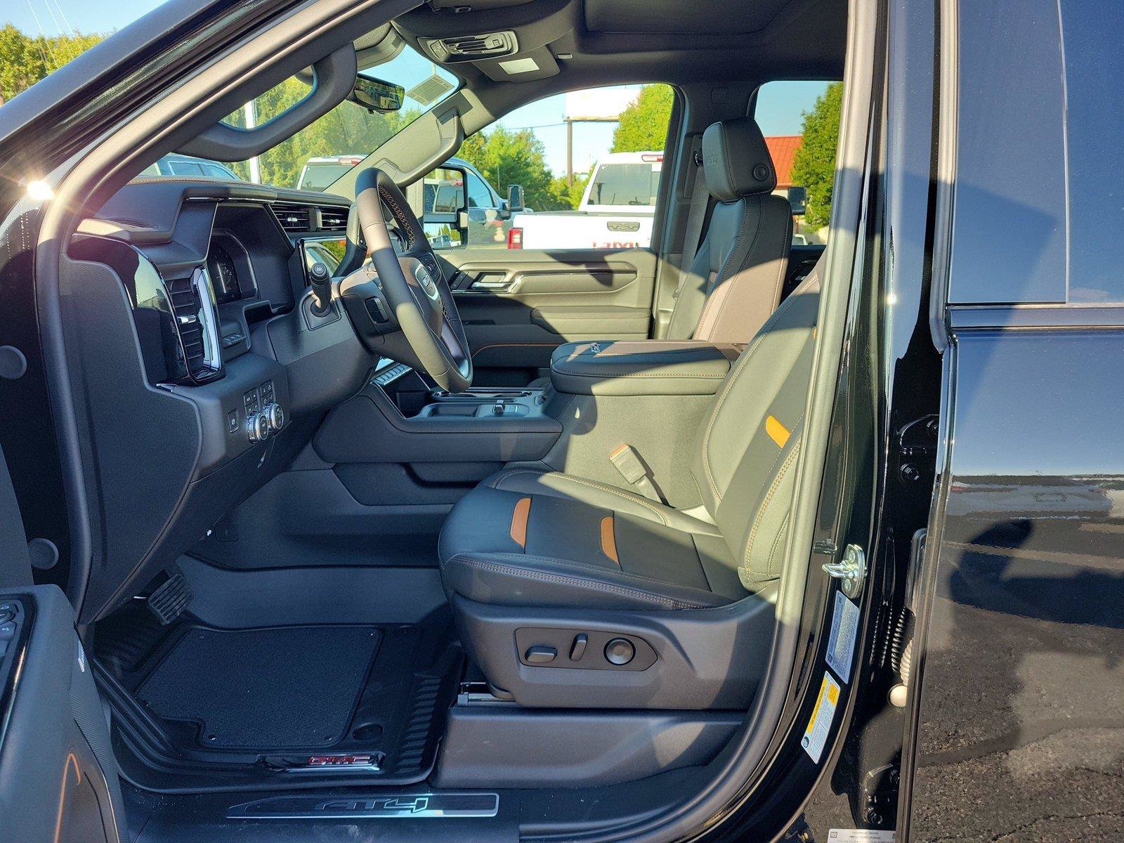 New 2026 GMC Sierra 2500 AT4 w/ AT4 Premium Plus Package AWD/4WD image 15
