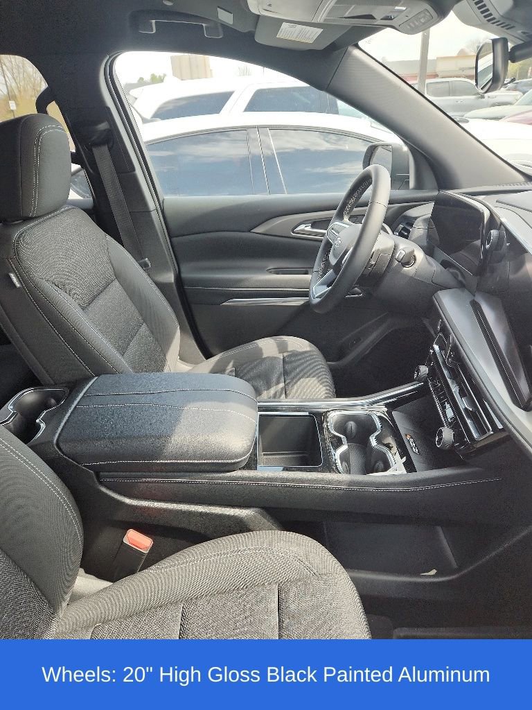 Used 2026 Chevrolet Traverse LT w/ Midnight/Sport Edition AWD/4WD image 15