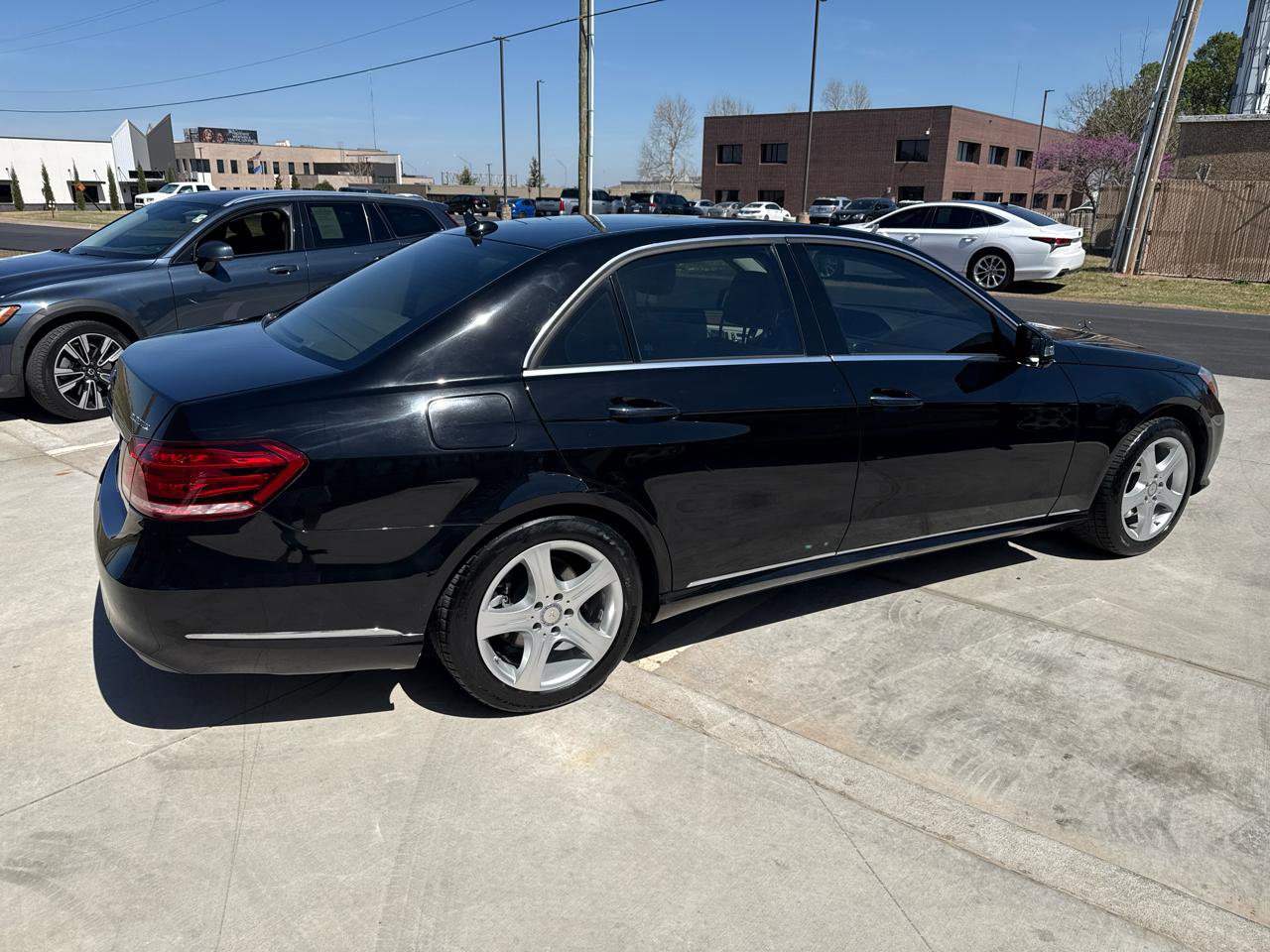 Used 2014 Mercedes-Benz E 250 BlueTEC 4MATIC Sedan image 10