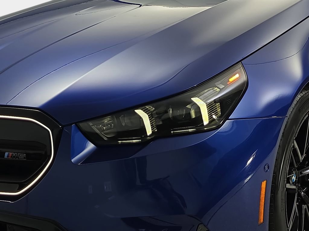 New 2026 BMW M5 w/ Executive Package AWD/4WD image 31