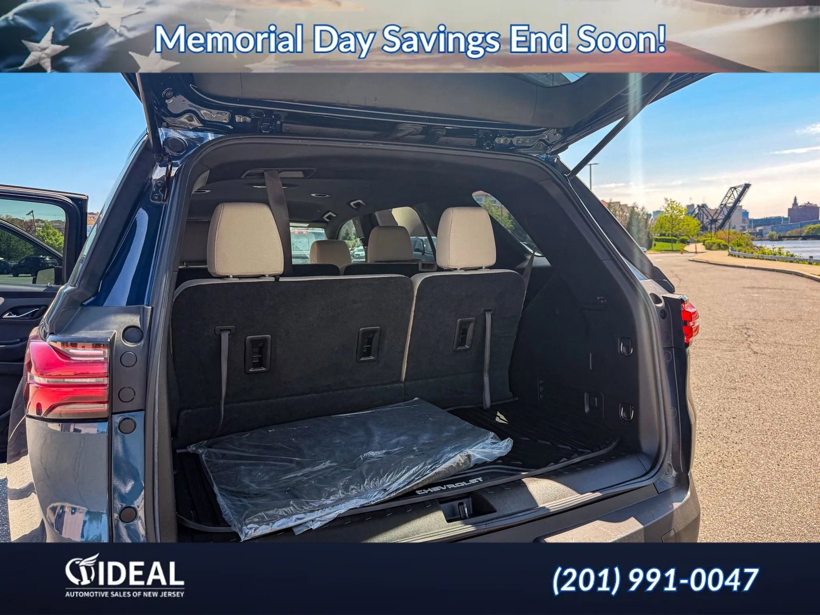 Used 2022 Chevrolet Traverse LS FWD image 18