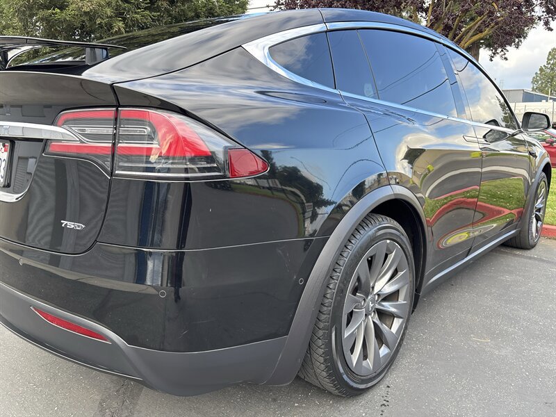 Used 2018 Tesla Model X 75D AWD/4WD image 12