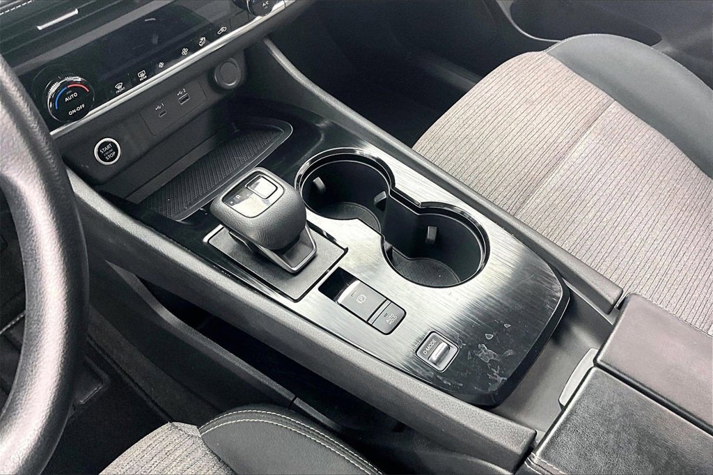 Used 2023 Nissan Rogue SV image 15