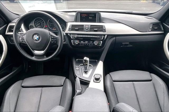 Used 2018 BMW 320i Sedan image 13
