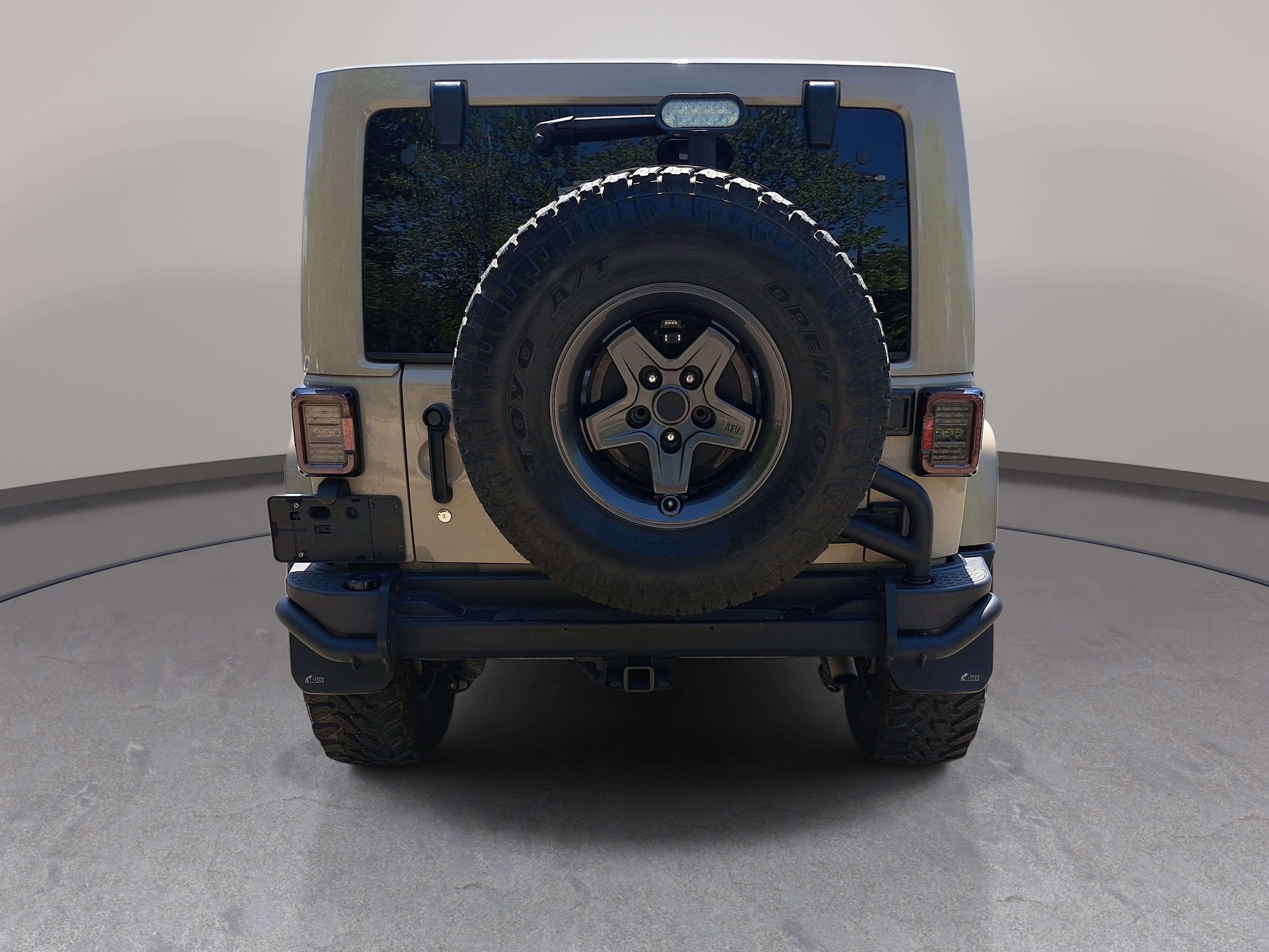 Used 2016 Jeep Wrangler Unlimited Rubicon w/ Connectivity Group image 6