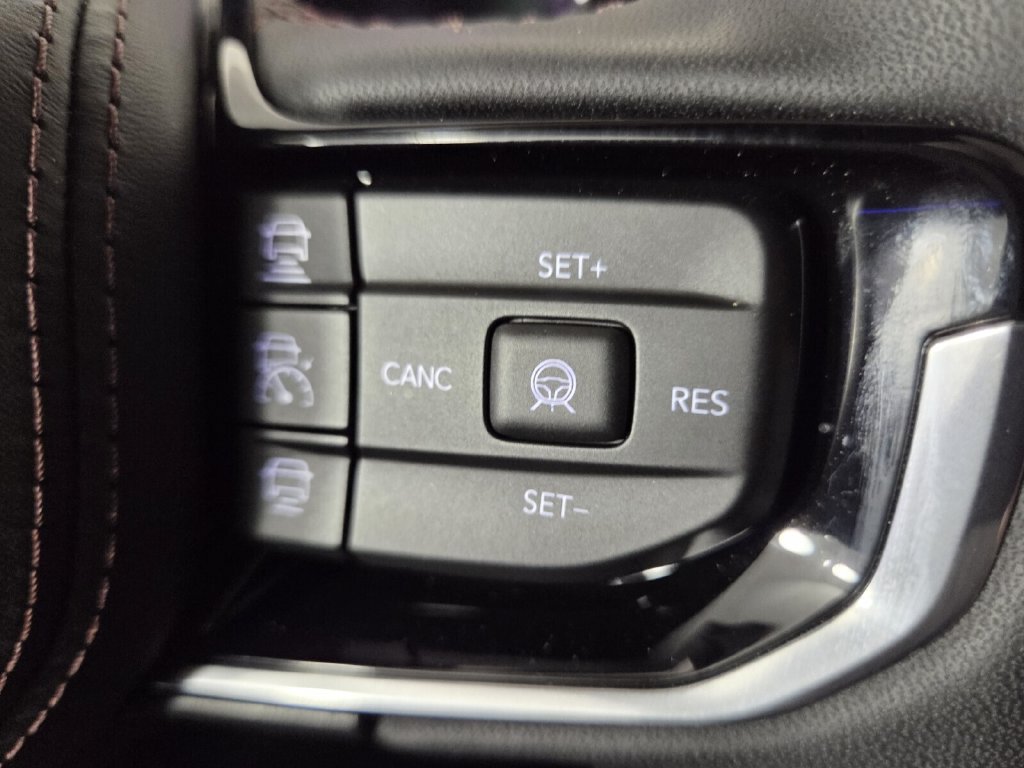 Used 2025 Jeep Wagoneer S Launch Edition AWD/4WD image 17
