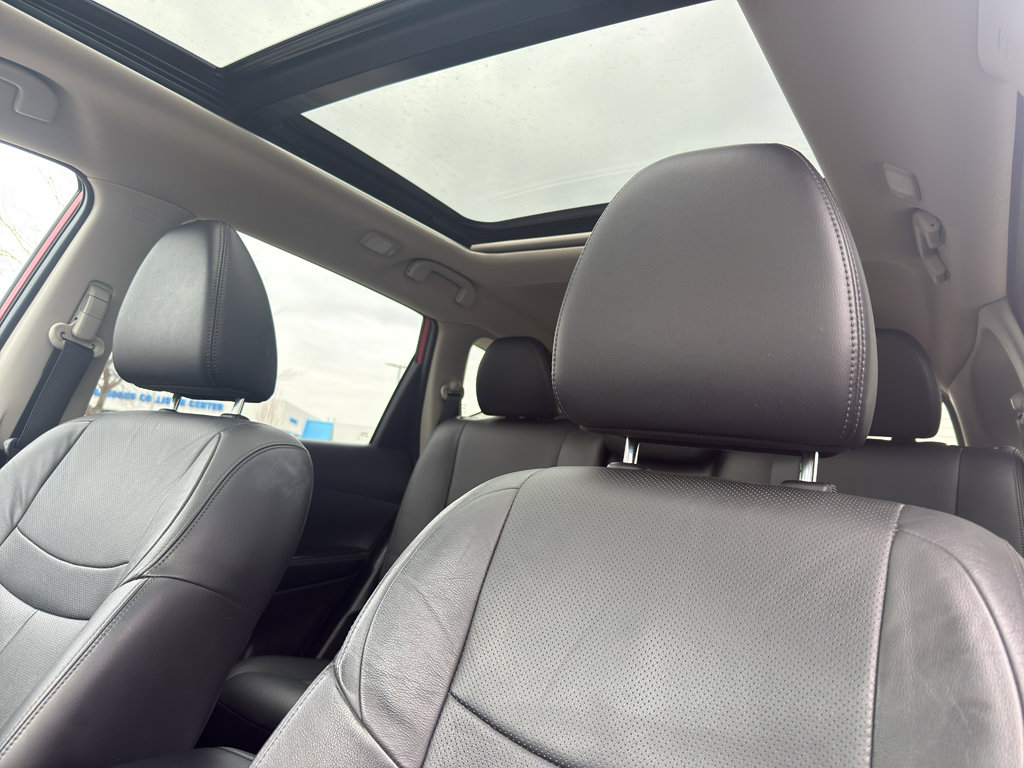 Used 2015 Nissan Rogue SL w/ SL Premium Package image 27