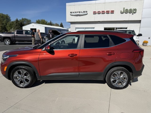 Used 2024 Kia Seltos S AWD/4WD image 6