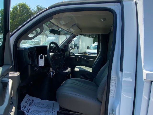 New 2025 Chevrolet Express 3500 w/ Power Convenience Package image 17