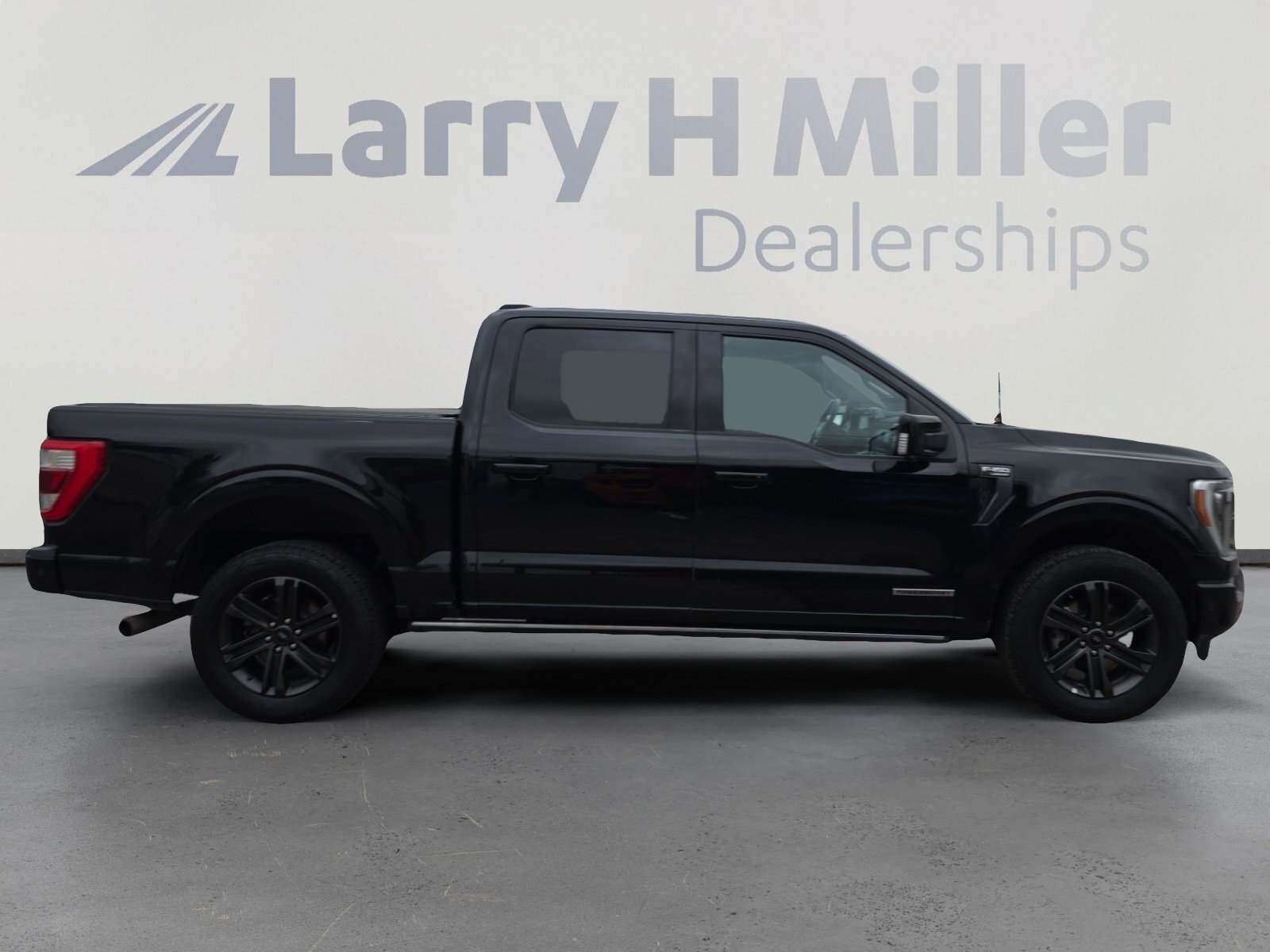 Used 2022 Ford F150 Lariat w/ Equipment Group 502A High image 6