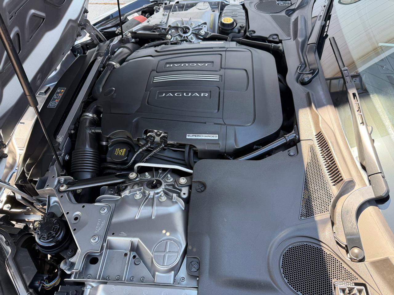 Used 2014 Jaguar F-TYPE S RWD image 25