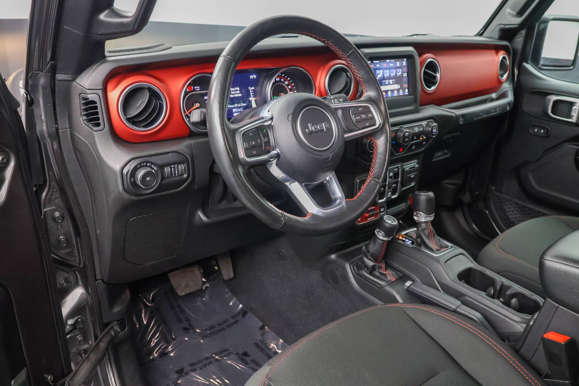 Used 2020 Jeep Wrangler Unlimited Rubicon w/ Cold Weather Group AWD/4WD image 5