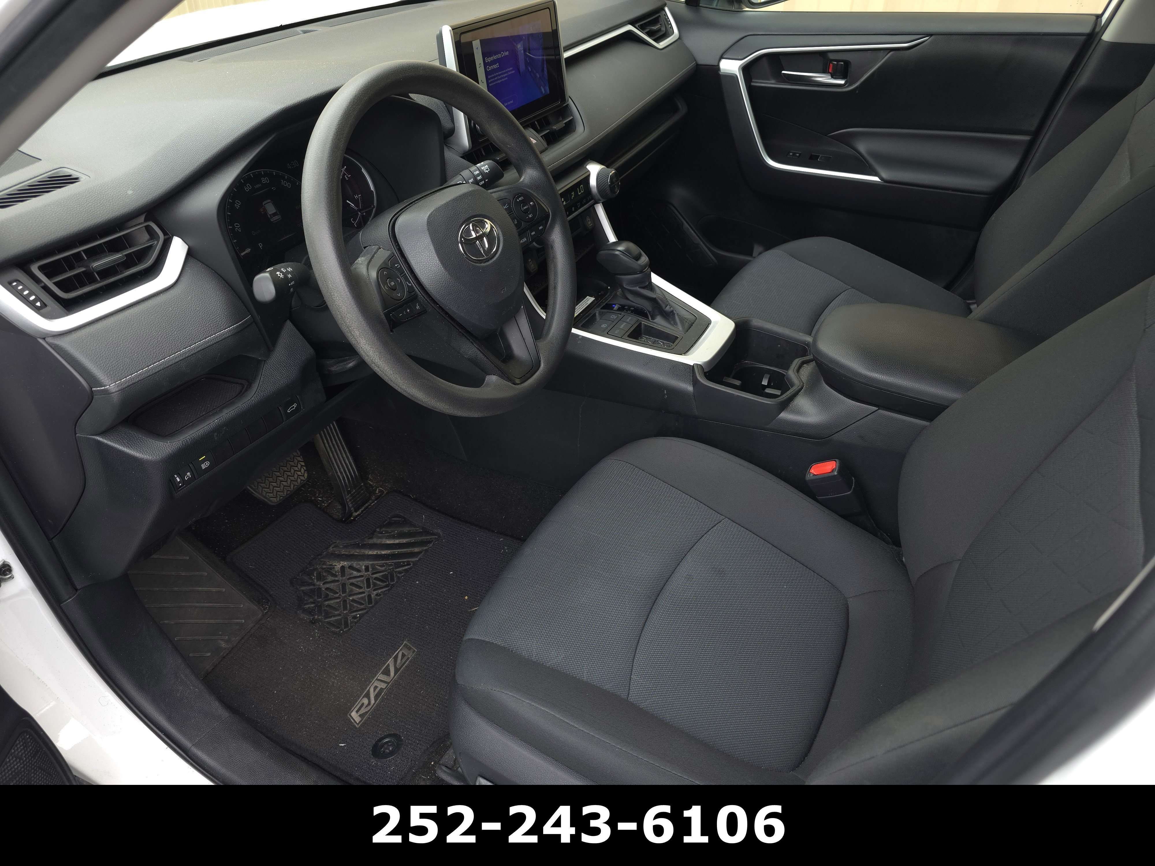 Used 2024 Toyota RAV4 XLE w/ Convenience Package image 9