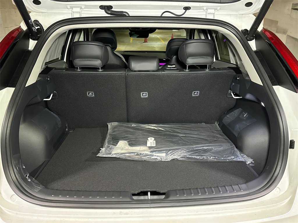 New 2025 Kia Niro Wave w/ Wave Preserve Package image 6