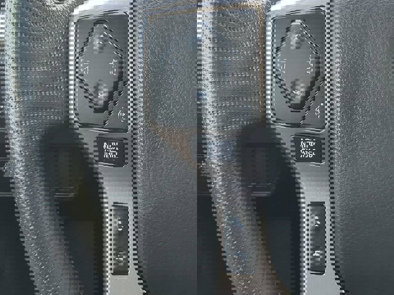 Used 2022 Toyota Tacoma SR5 w/ Technology Package image 21