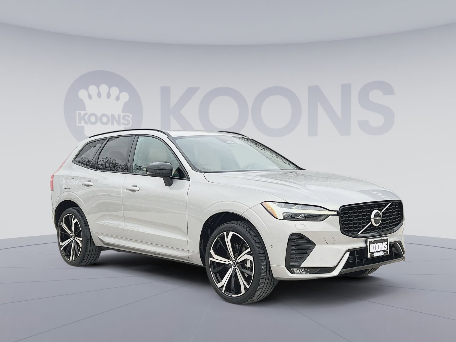 Certified 2023 Volvo XC60 B5 Ultimate image 10