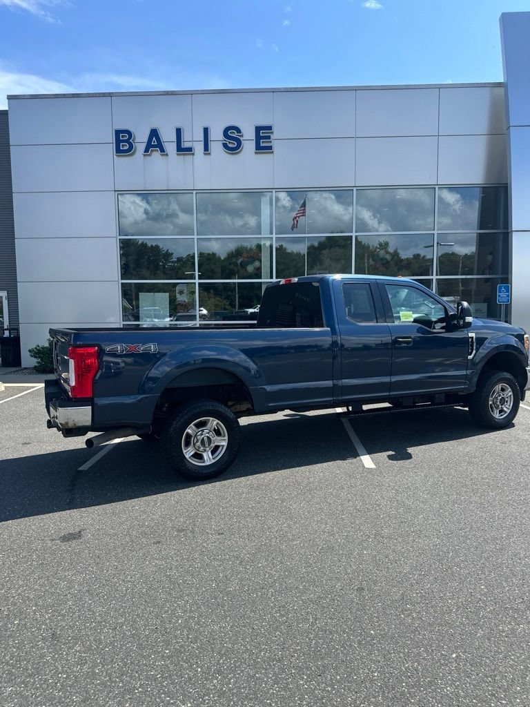 Used 2017 Ford F250 XLT w/ XLT Value Package AWD/4WD image 4
