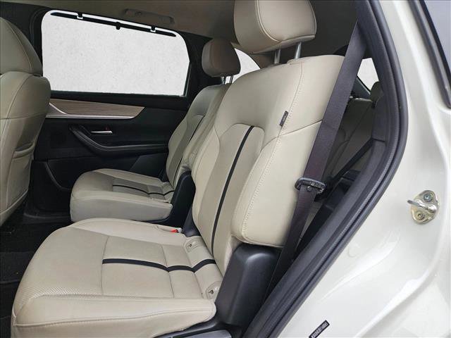 Used 2024 MAZDA CX-90 3.3 Turbo w/ Preferred Package AWD/4WD image 18