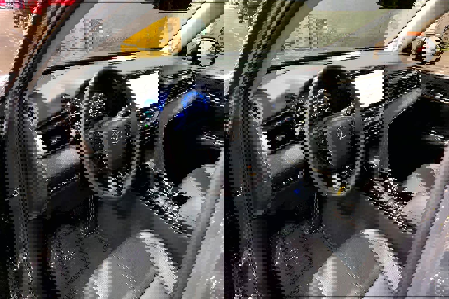 Used 2025 Toyota Camry XLE w/ Premium Plus Package image 18