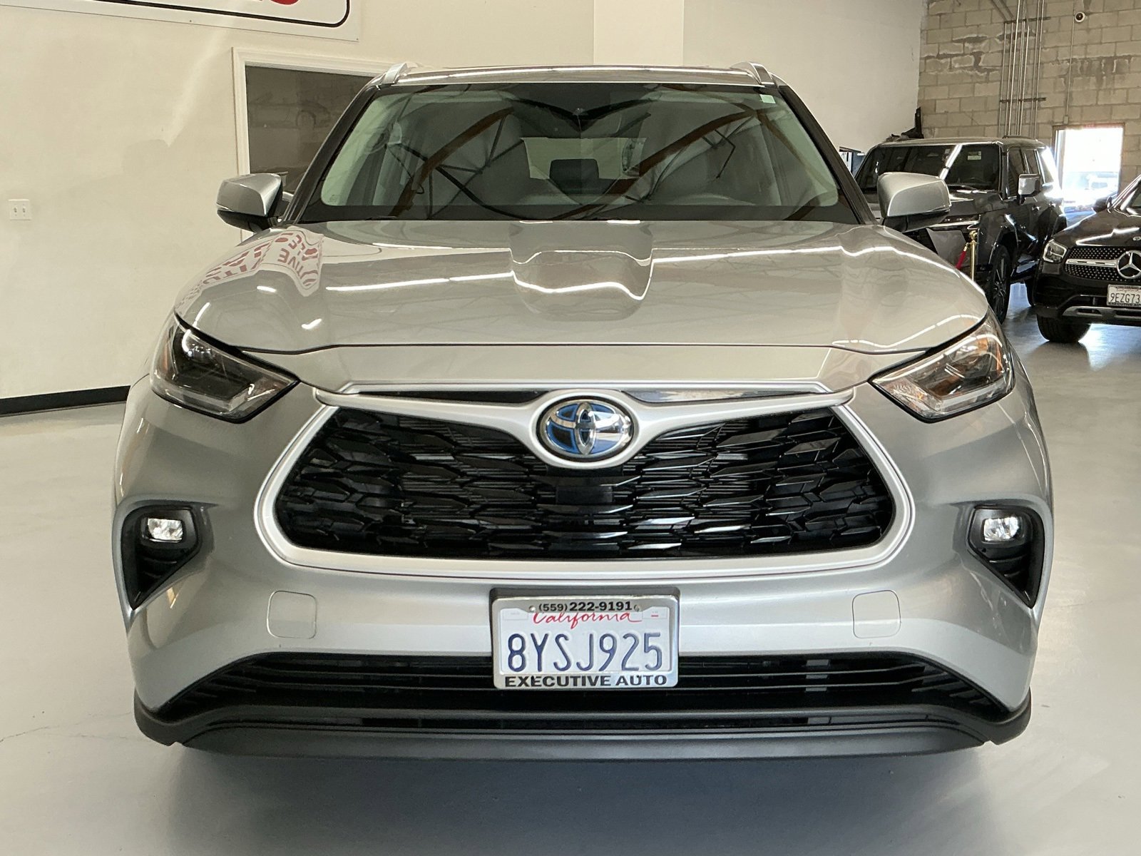 Used 2021 Toyota Highlander XLE image 2