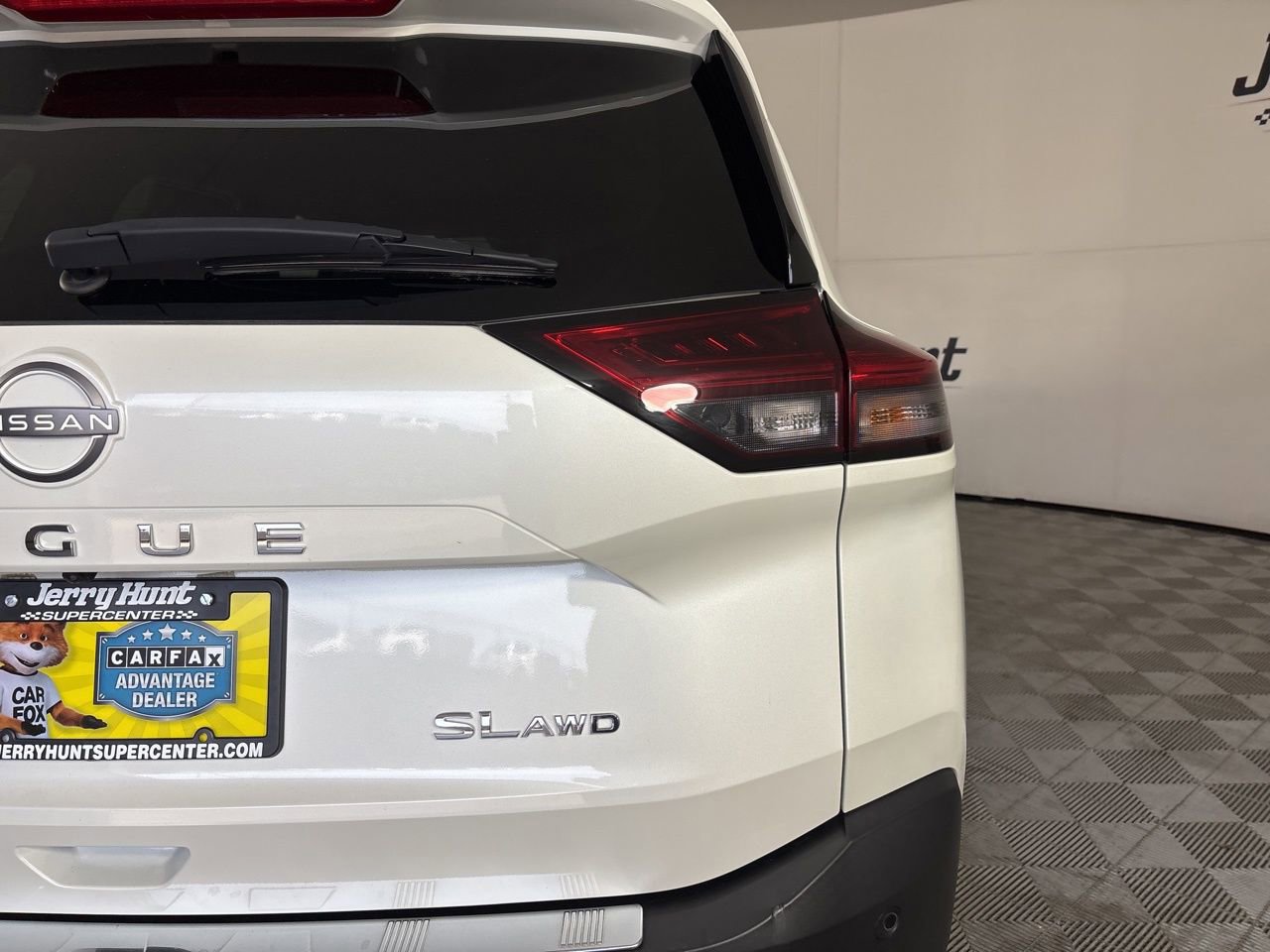 Used 2023 Nissan Rogue SL w/ SL Premium Package image 32