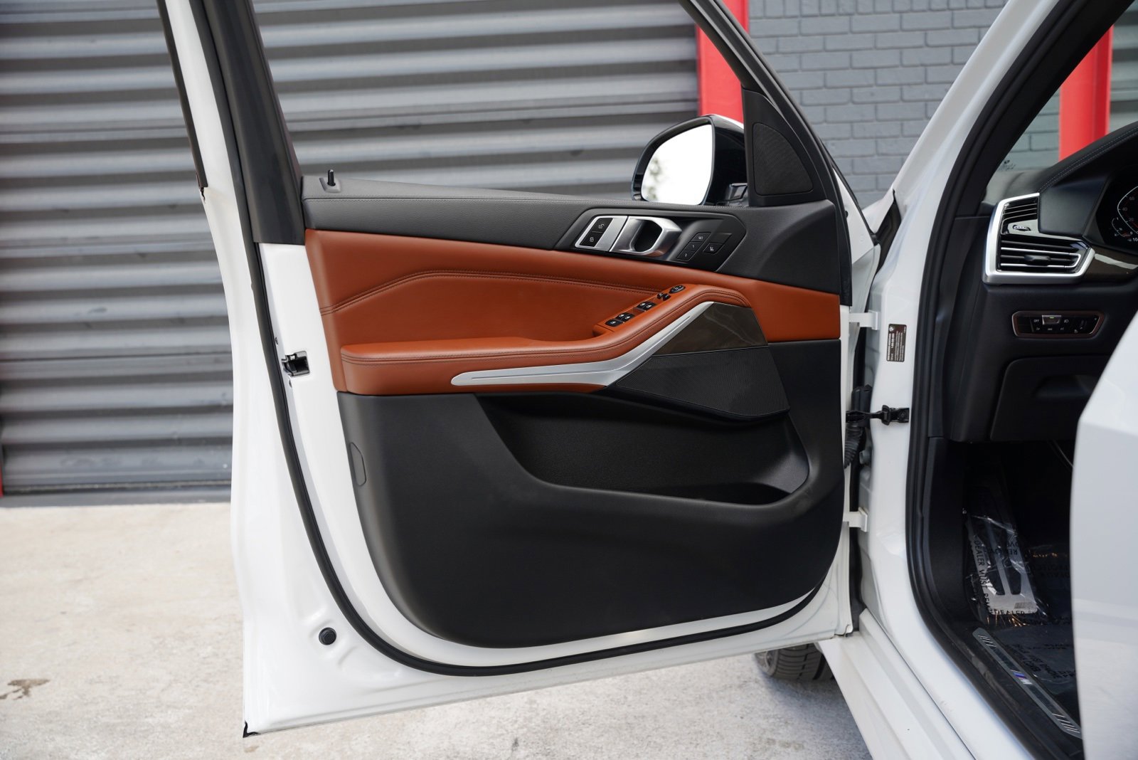 Used 2022 BMW X5 sDrive40i w/ M Sport Package image 13